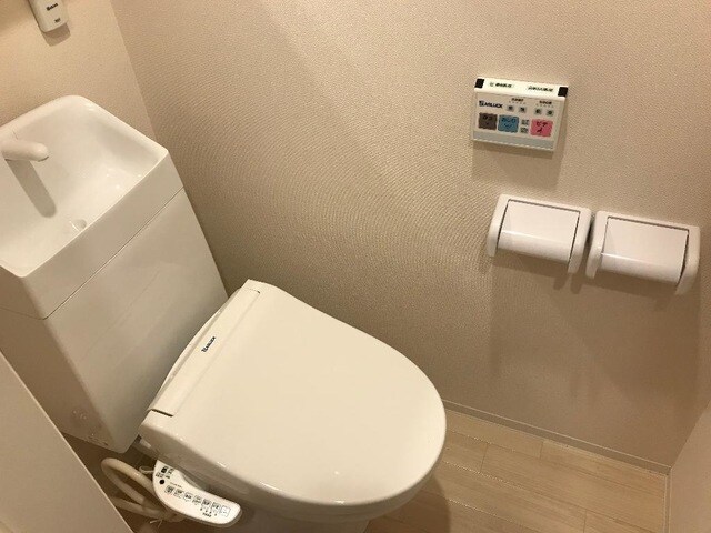 物件内観写真6　(トイレ)