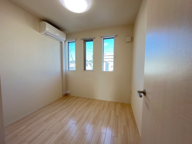 物件内観写真8　(洋室)