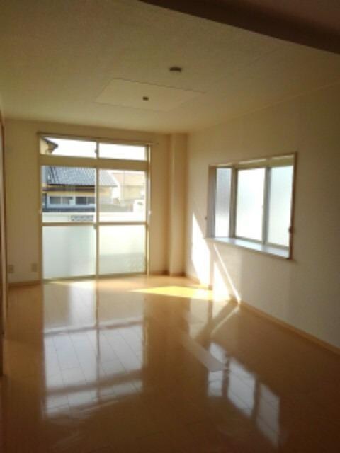 物件内観写真9　(居室・リビング)