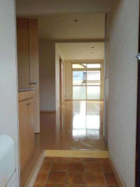 物件内観写真13　(玄関)