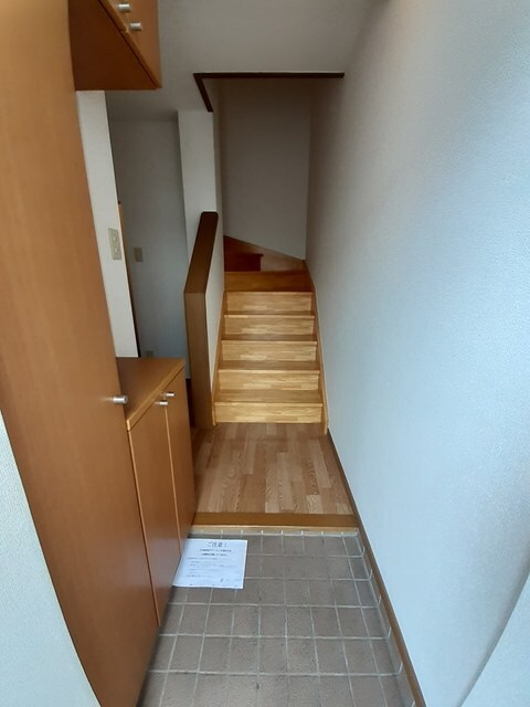 物件内観写真9　(玄関)