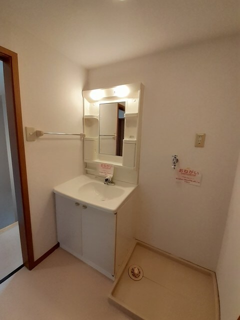 物件内観写真10　(洗面所)