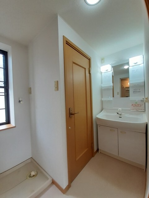 物件内観写真11　(洗面所)