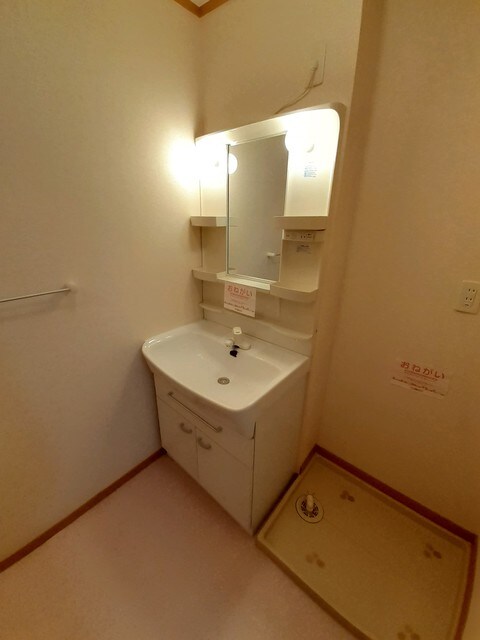 物件内観写真6　(洗面所)