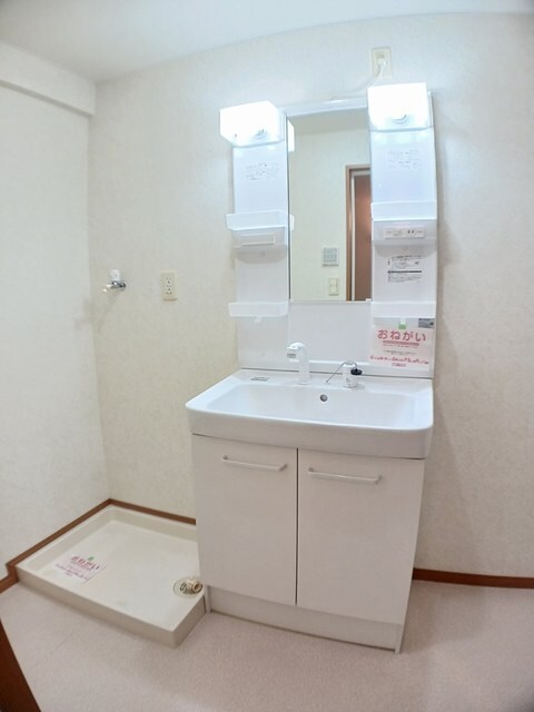 物件内観写真6　(洗面所)