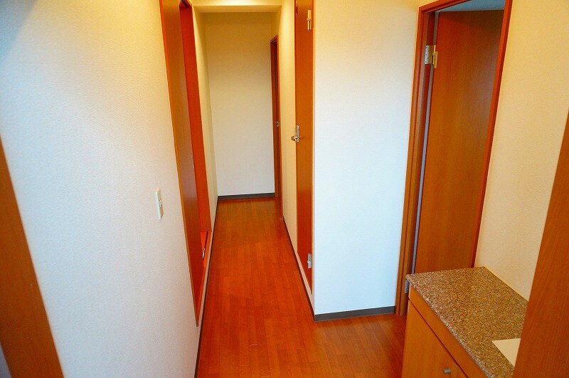 物件内観写真10　(玄関)