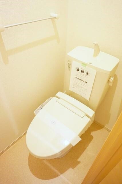 物件内観写真8　(トイレ)