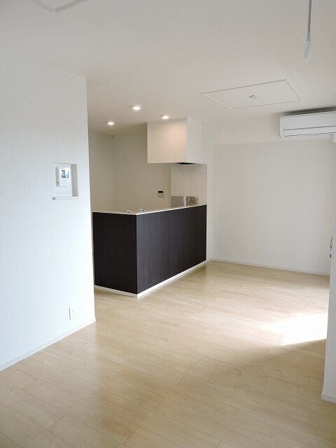 物件内観写真7　(居室・リビング)