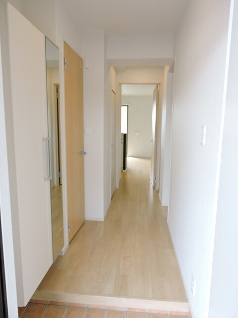 物件内観写真11　(玄関)