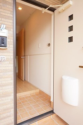 物件内観写真13　(玄関)