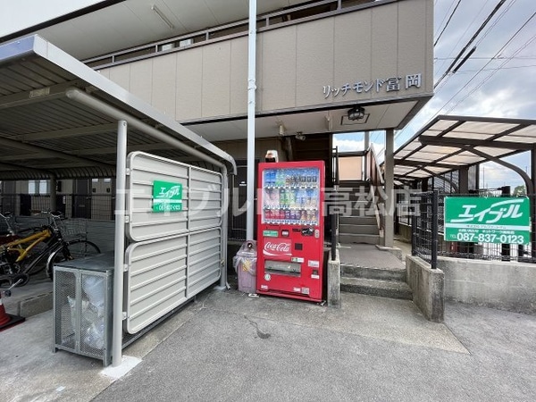 エントランス(駐輪場)