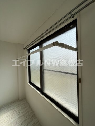 物件内観写真16　(室内物干し)