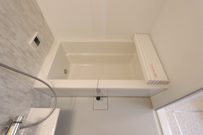 物件内観写真4　(追焚機能付浴室)