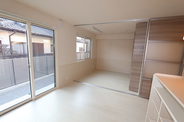 居室(LDK11.1帖 南洋室4.5帖)