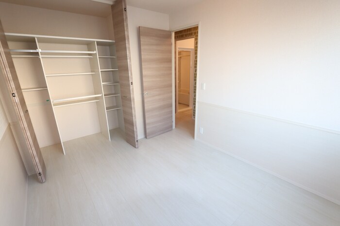 物件内観写真7　(北洋室5.3帖)