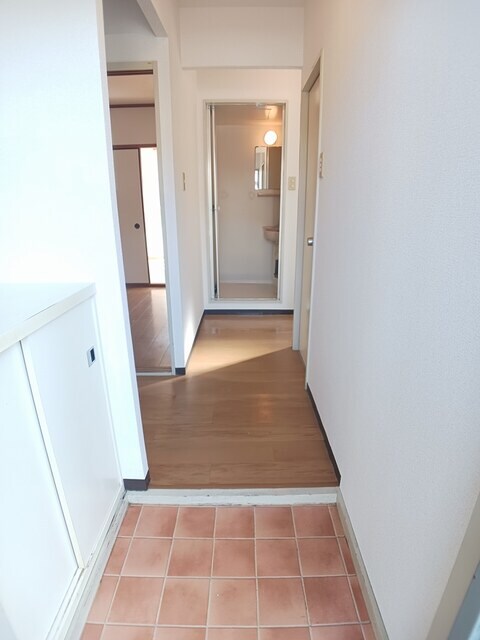 物件内観写真11　(玄関)