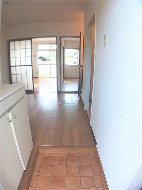 物件内観写真9　(玄関)