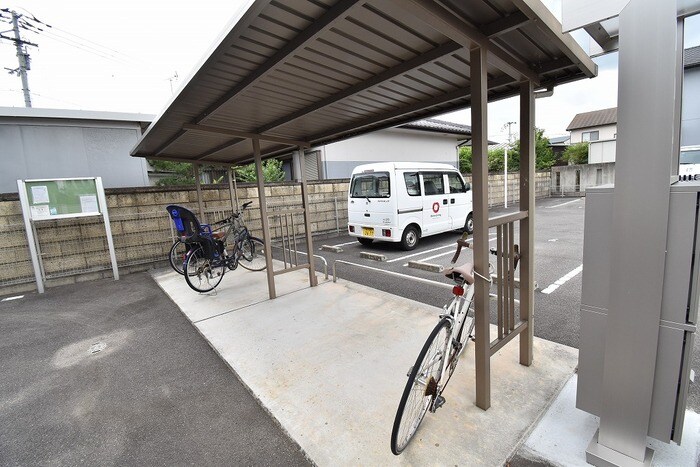 物件内観写真15　(駐輪場)