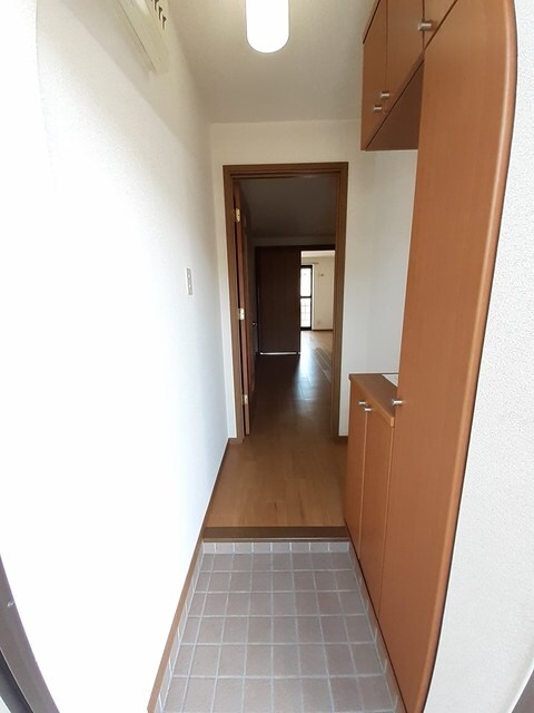 物件内観写真9　(玄関)