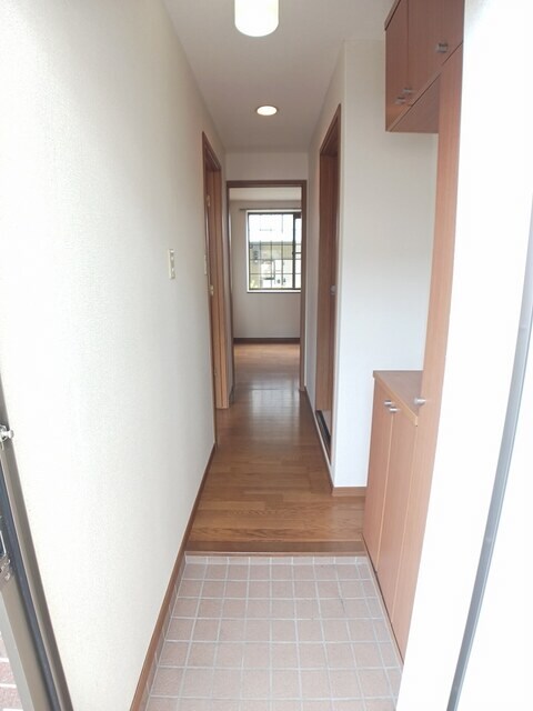 物件内観写真10　(玄関)