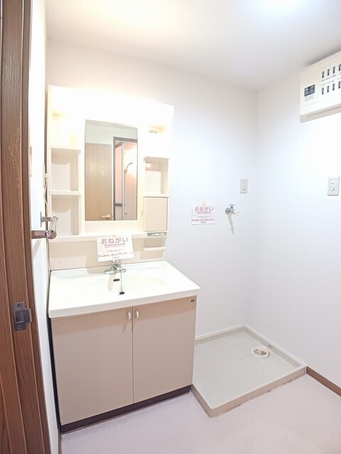 物件内観写真11　(洗面所)