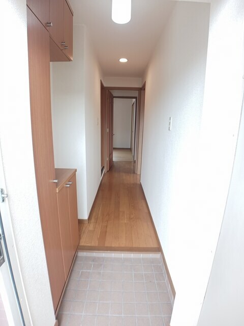 物件内観写真10　(玄関)