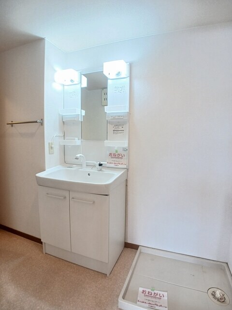 物件内観写真11　(洗面所)