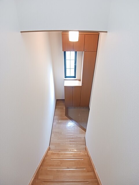 物件内観写真10　(玄関)