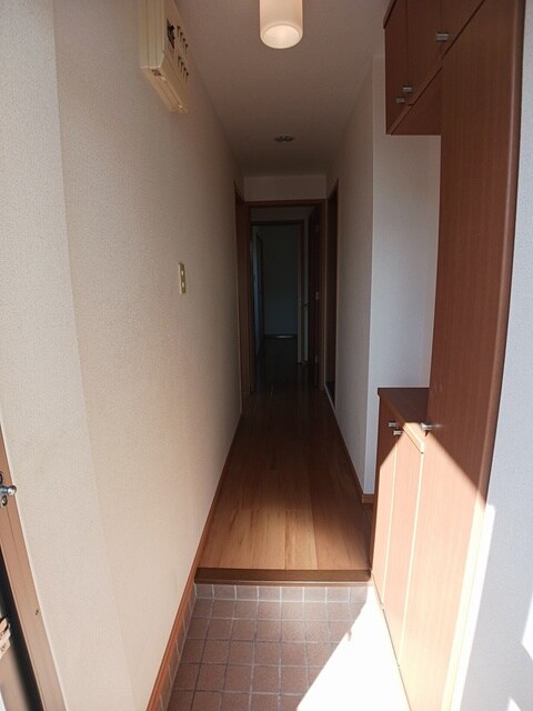 物件内観写真10　(玄関)