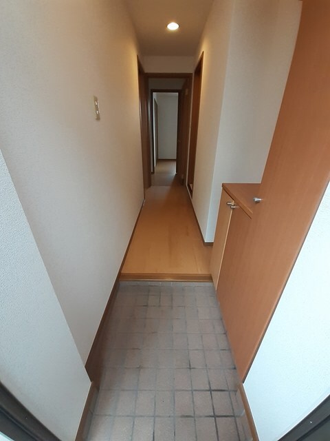 物件内観写真10　(玄関)