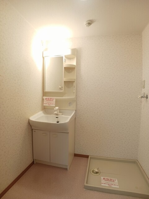 物件内観写真6　(洗面所)