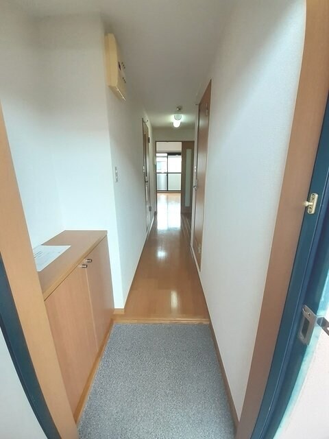 物件内観写真10　(玄関)