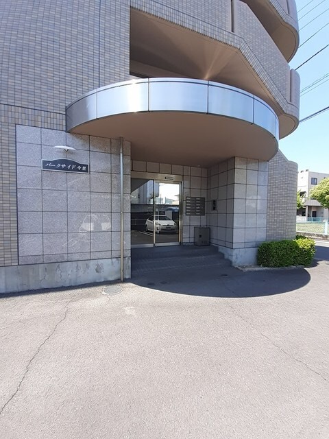 物件外観写真2　(エントランス)