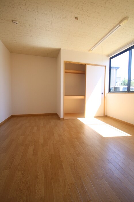 物件内観写真9　(北洋室5帖)