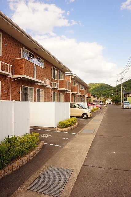 物件外観写真3　(駐車場)