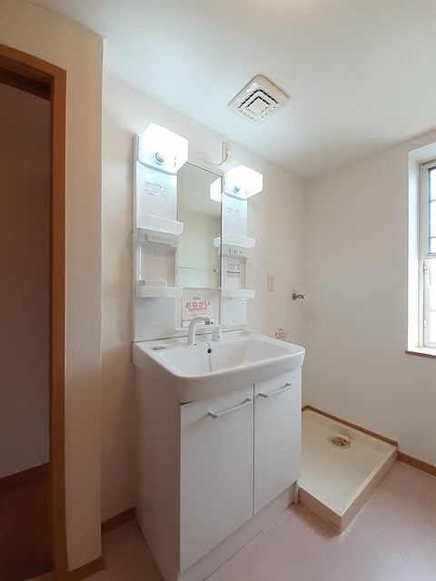 物件内観写真7　(洗面所)