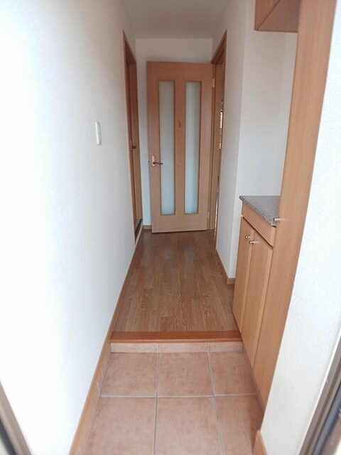物件内観写真10　(玄関)