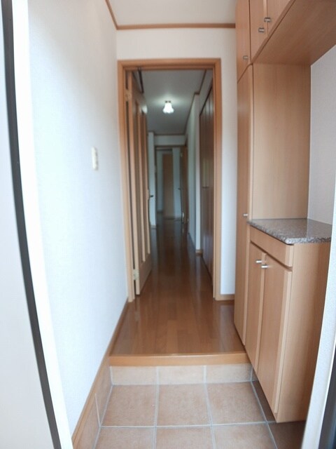 物件内観写真10　(玄関)