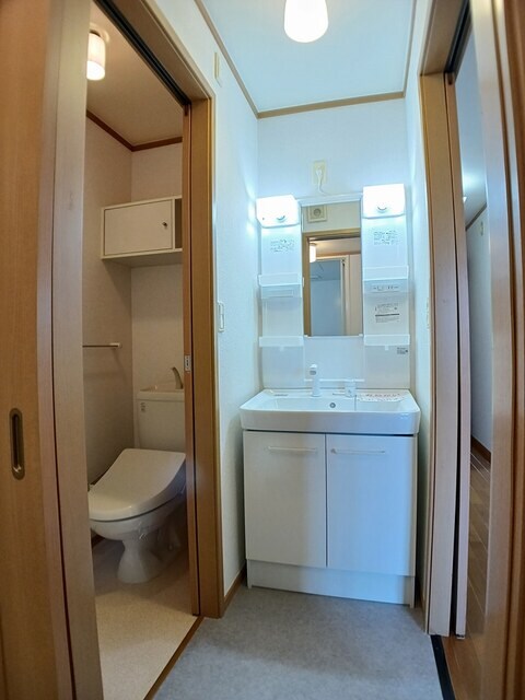 物件内観写真11　(洗面所)