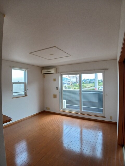 物件内観写真8　(居室・リビング)