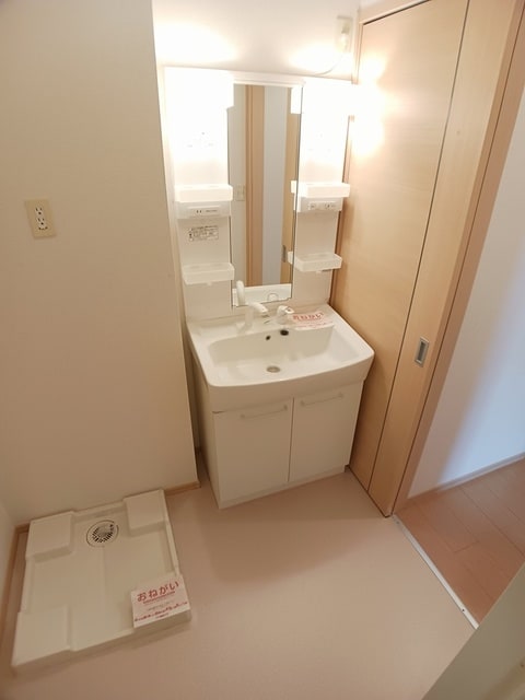 物件内観写真6　(洗面所)