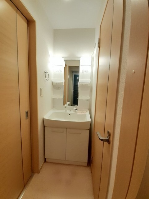 物件内観写真11　(洗面所)