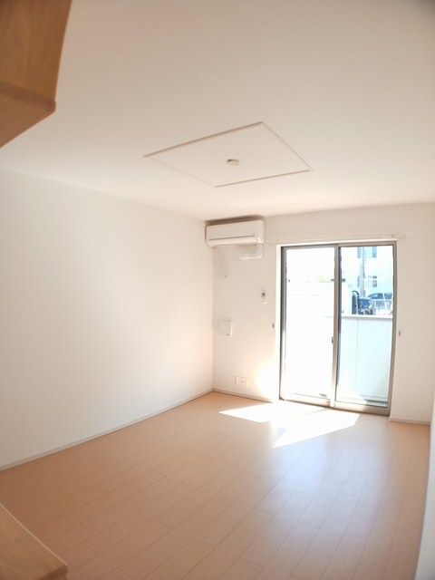 物件内観写真8　(居室・リビング)