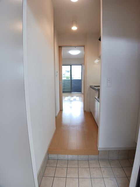 物件内観写真10　(玄関)