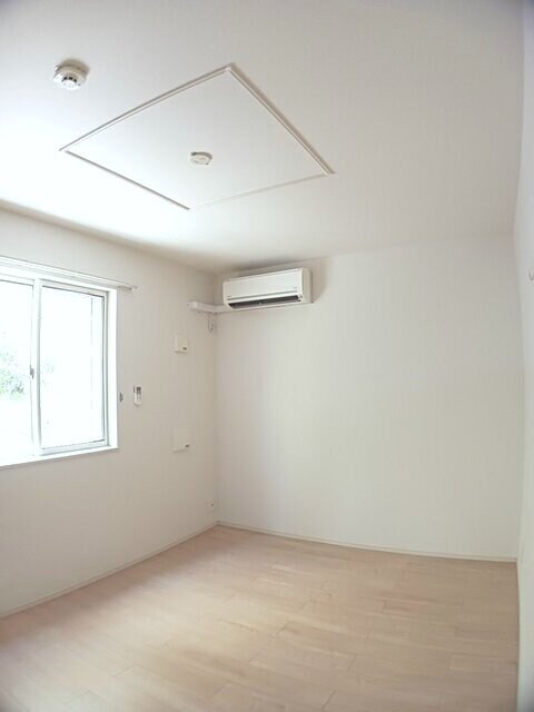 物件内観写真8　(その他部屋・スペース)