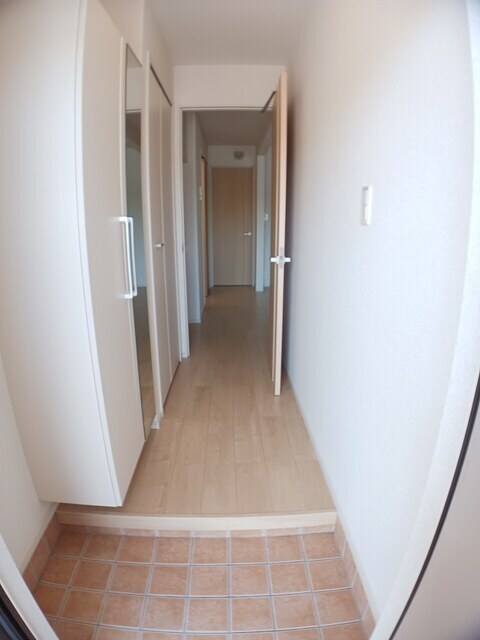 物件内観写真10　(玄関)