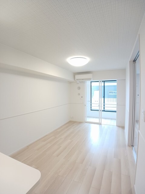 物件内観写真5　(居室・リビング)