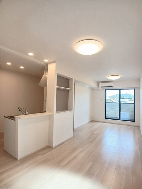 物件内観写真7　(居室・リビング)