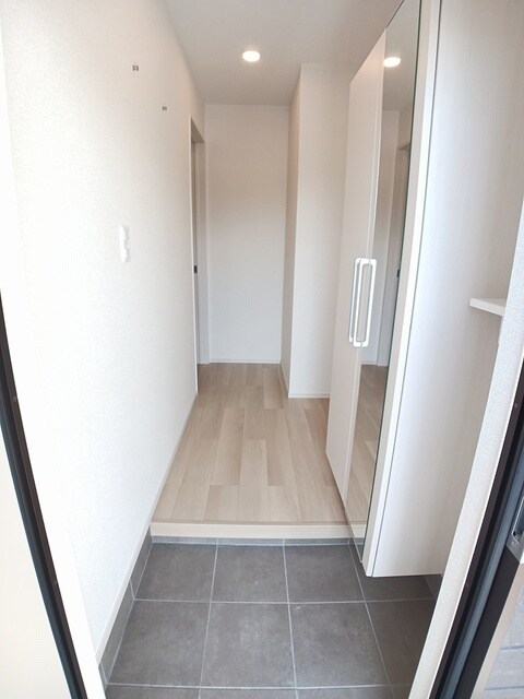 物件内観写真11　(玄関)