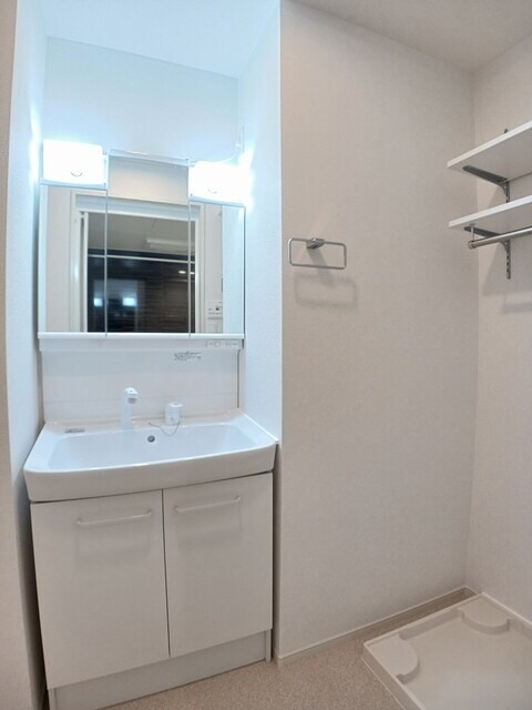 物件内観写真7　(洗面所)